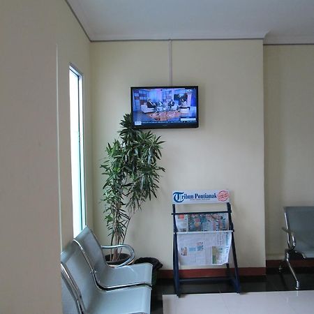 Green Leaf Inn Pontianak Dış mekan fotoğraf