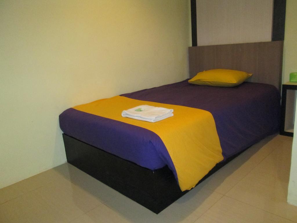 Green Leaf Inn Pontianak Oda fotoğraf