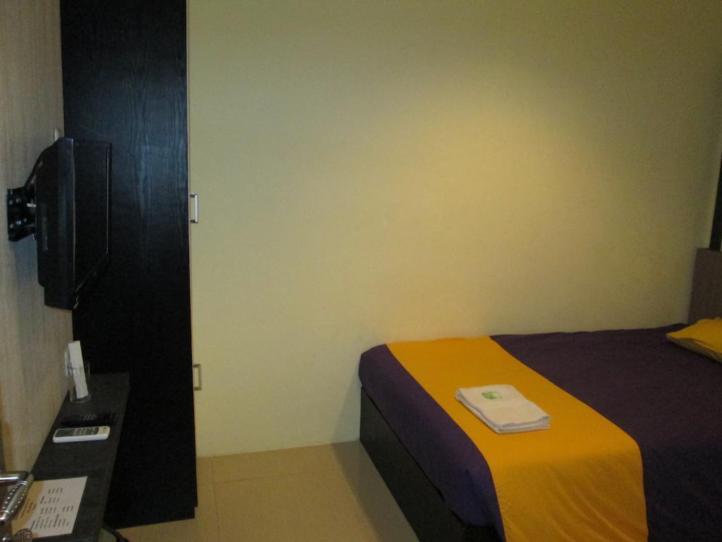 Green Leaf Inn Pontianak Oda fotoğraf