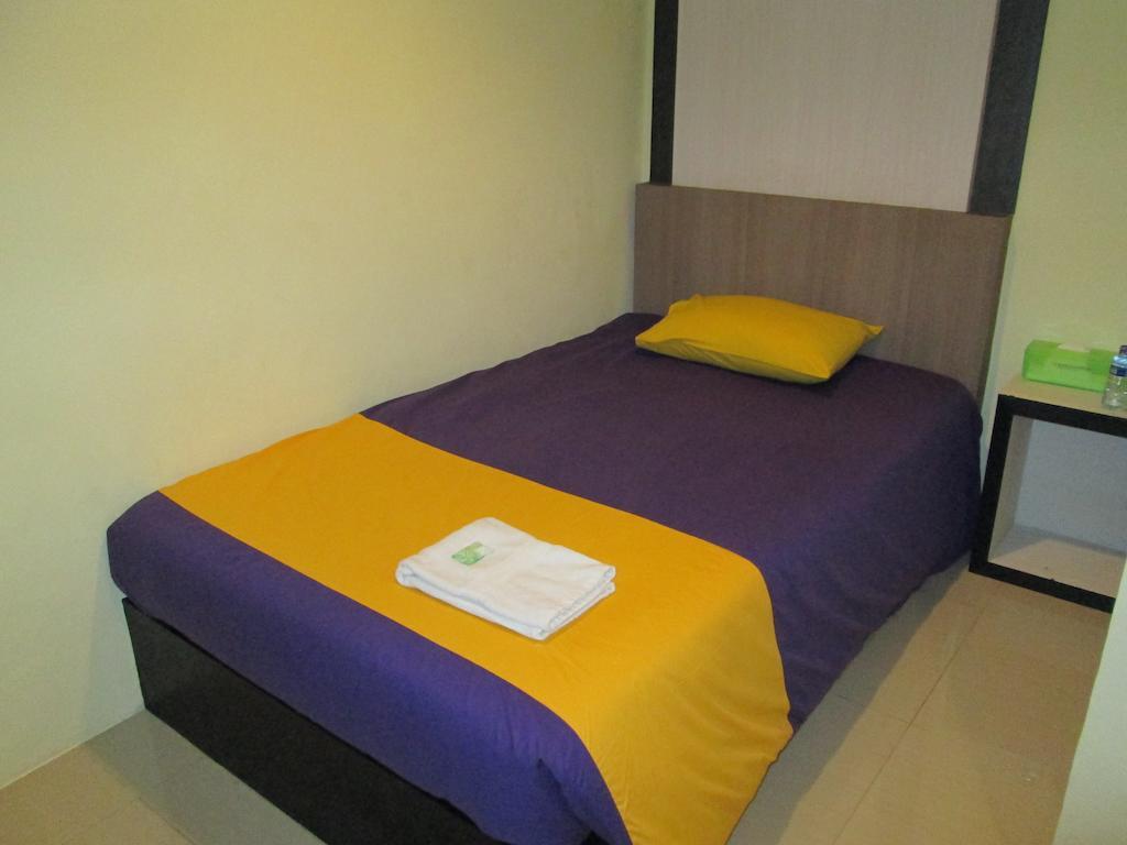 Green Leaf Inn Pontianak Oda fotoğraf