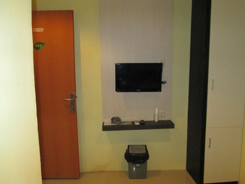 Green Leaf Inn Pontianak Oda fotoğraf